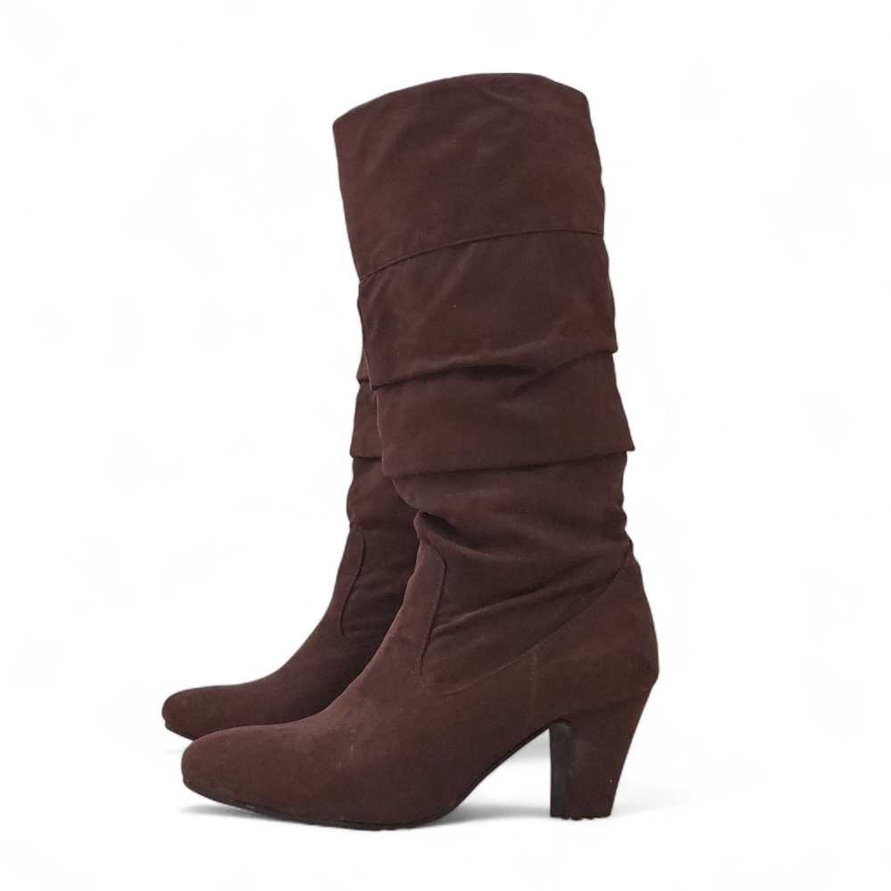 Elegant Brown Suede Women's Boots: Size 8